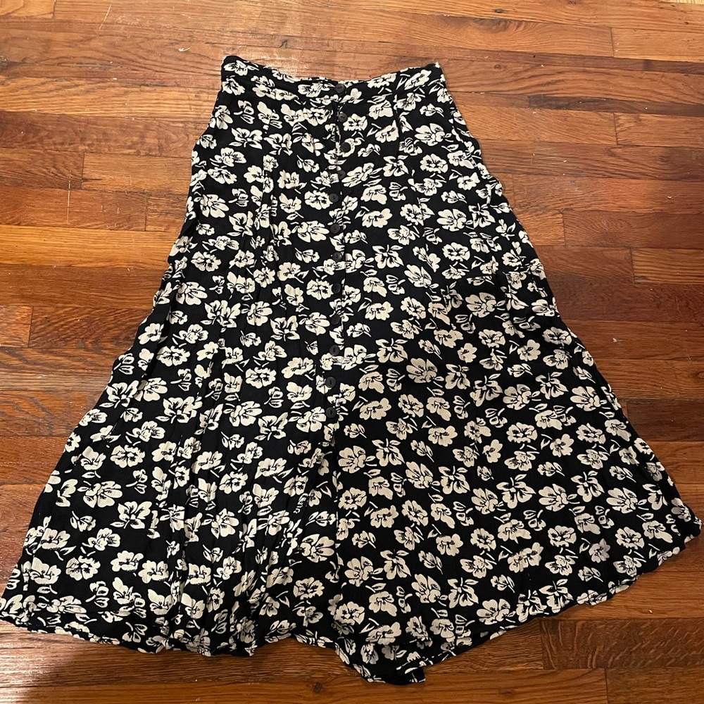 Black and white floral vintage skirt